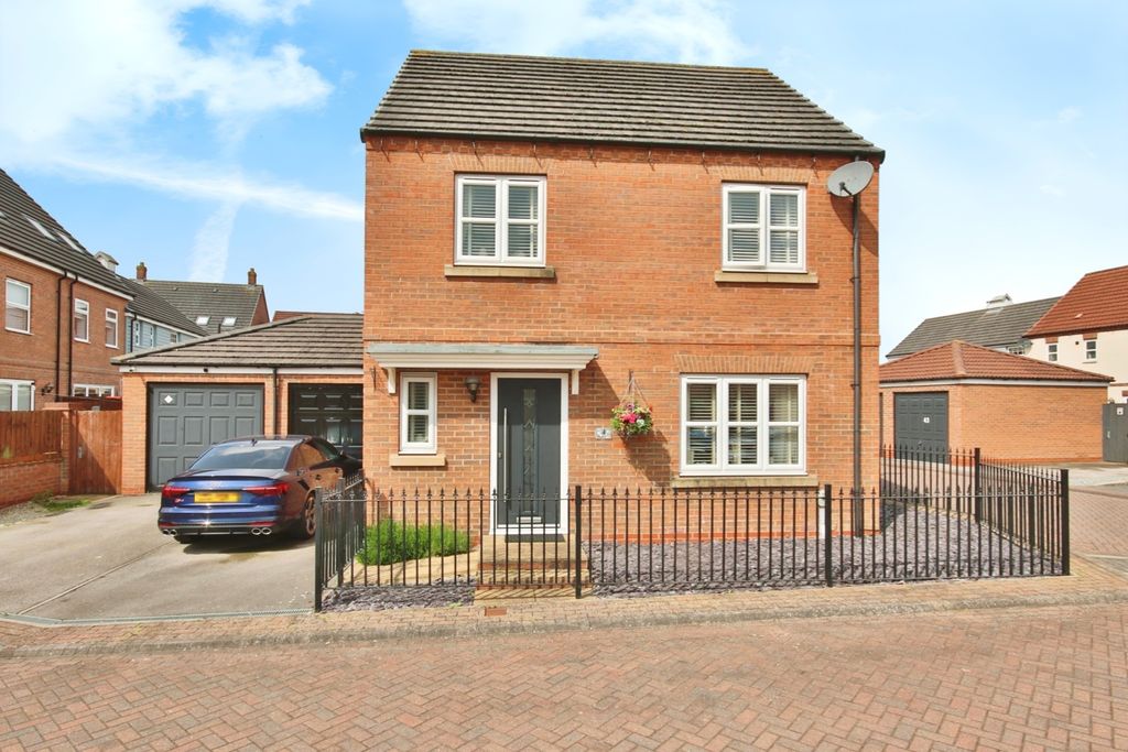 Property photo 1 of 18 3229893