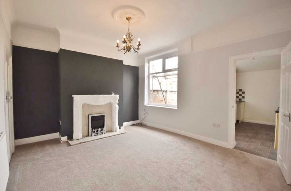 Property photo 3 of 10 Dining/Sitting Room