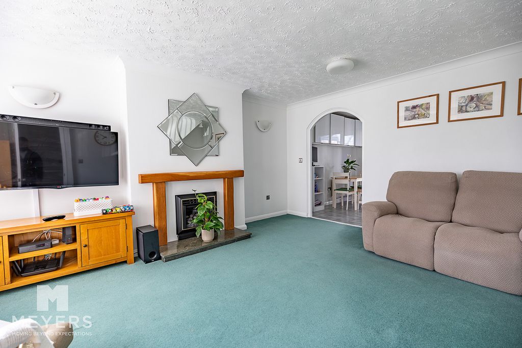 Property photo 3 of 21
