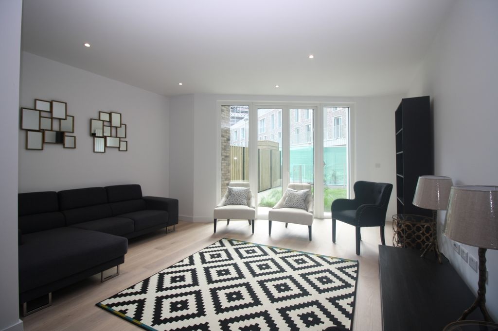 Property photo 1 of 7 Living Area