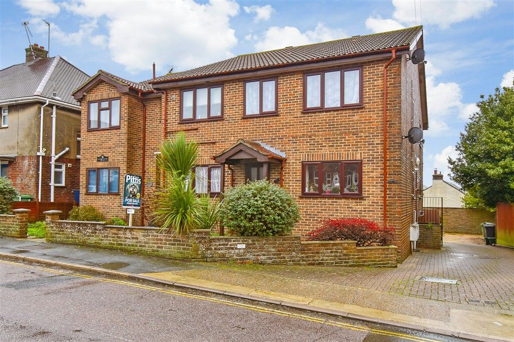 Property photo 1 of 11 External (Web)