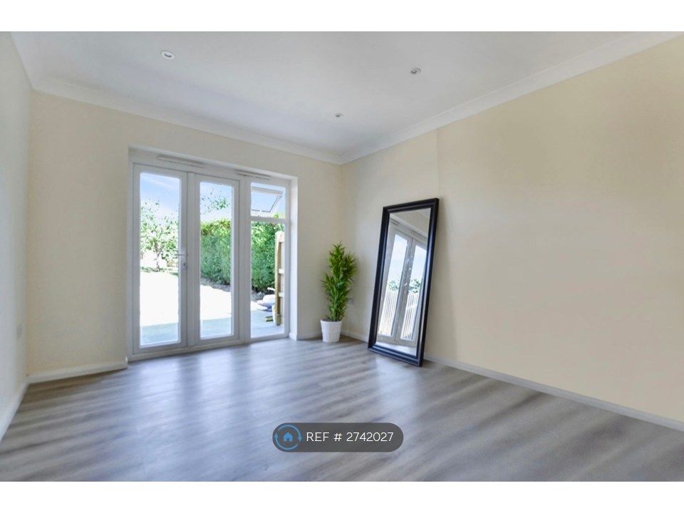 Property photo 3 of 11 Bedroom