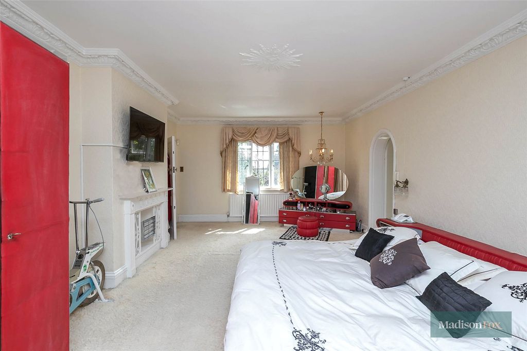Additional image 19 of 7 bed detached house for saleAlderton Hill, Loughton, Essex IG10