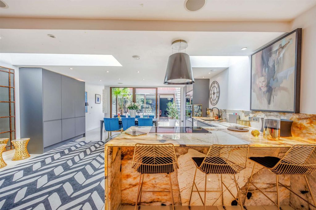 Property photo 2 of 15 Kitchen