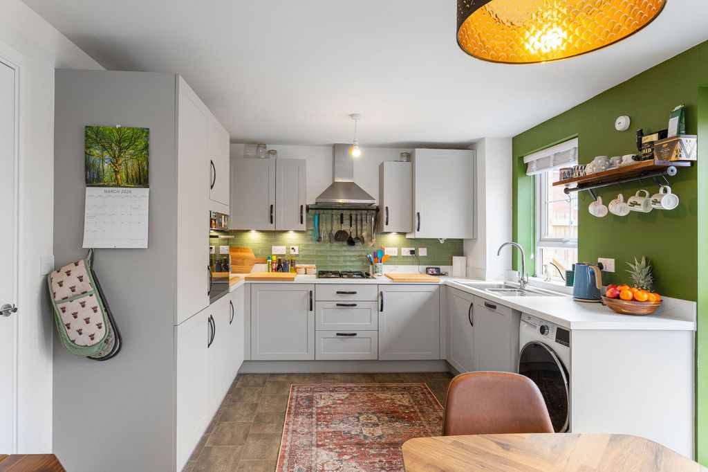 Property photo 2 of 24