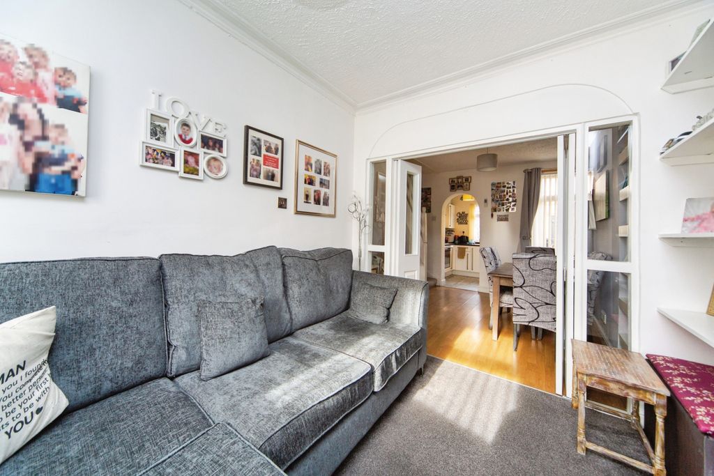 Property photo 3 of 15