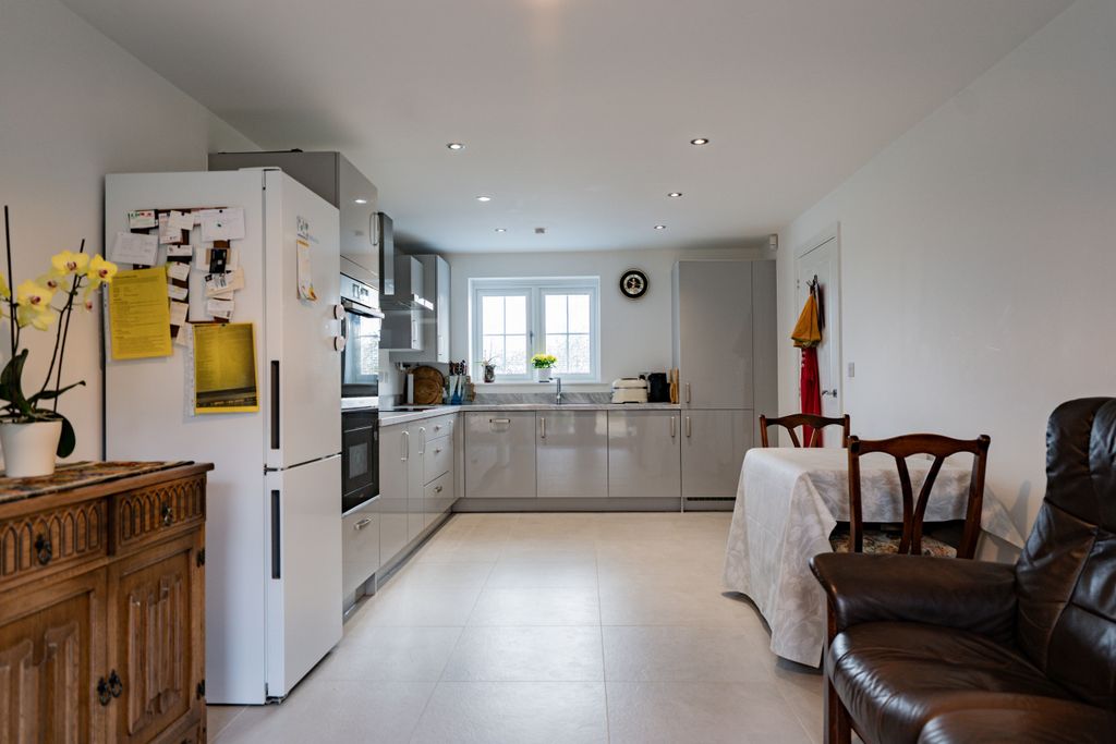 Property photo 2 of 27 Dsc00674