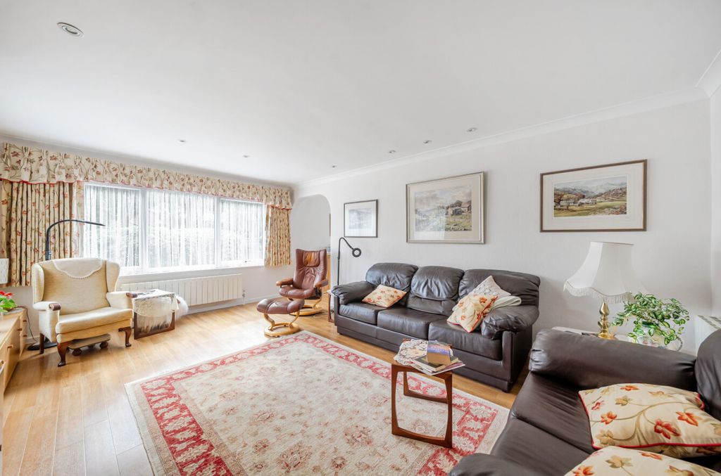 Property photo 3 of 17 1342413-2-68Ae288...