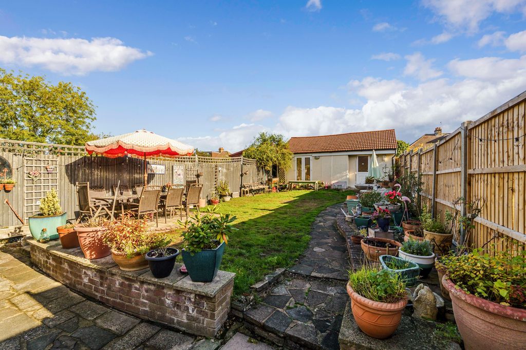 Property photo 3 of 18