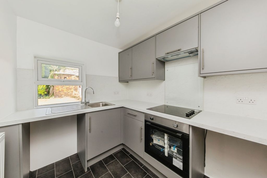 Property photo 2 of 17 Photo