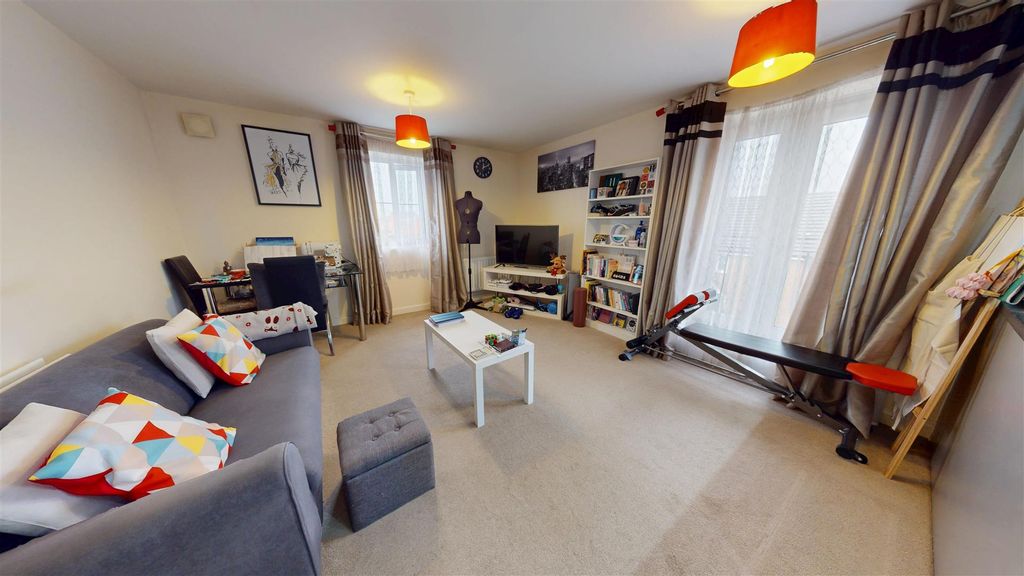 Property photo 2 of 12