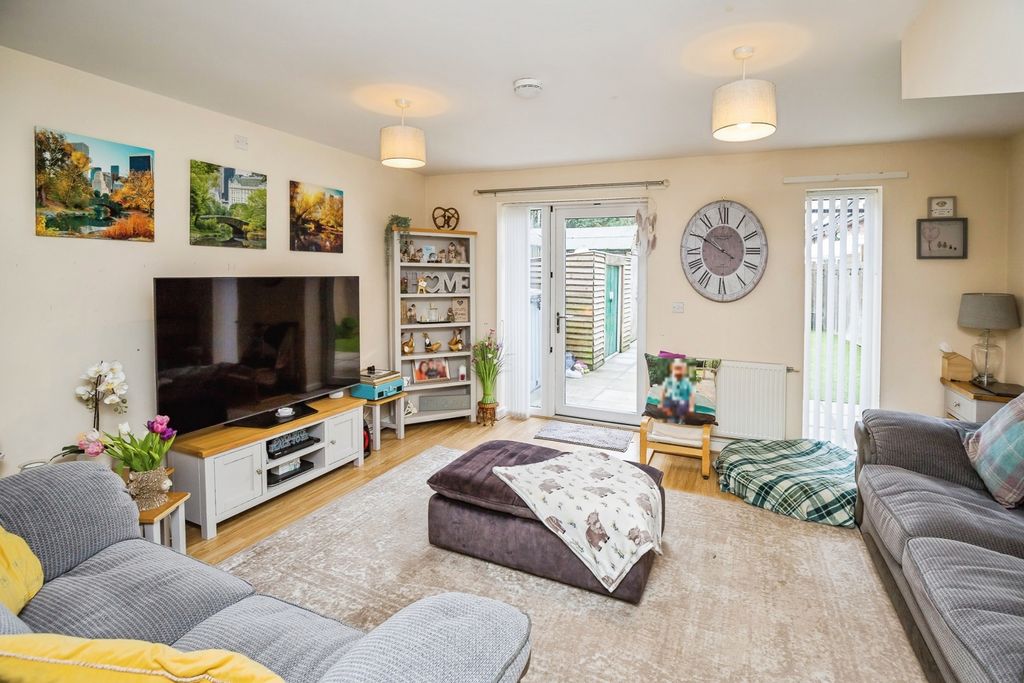 Property photo 2 of 14 Pbox-Img.Jpg