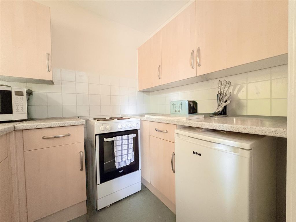 Property photo 3 of 13 Kitchen
