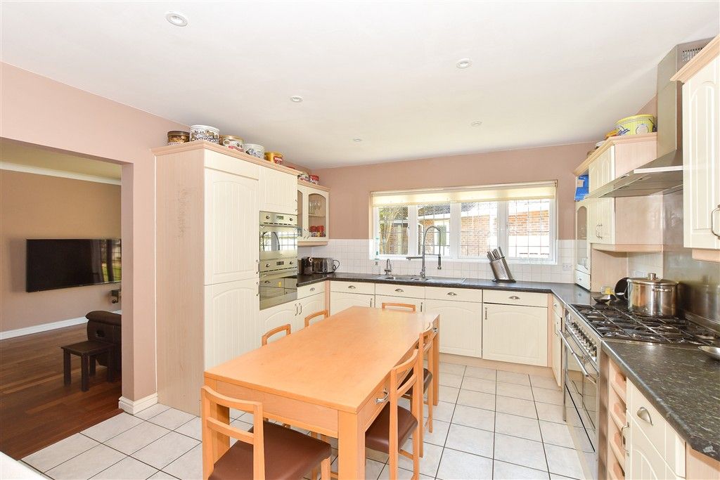 Property photo 1 of 17 Kitchen