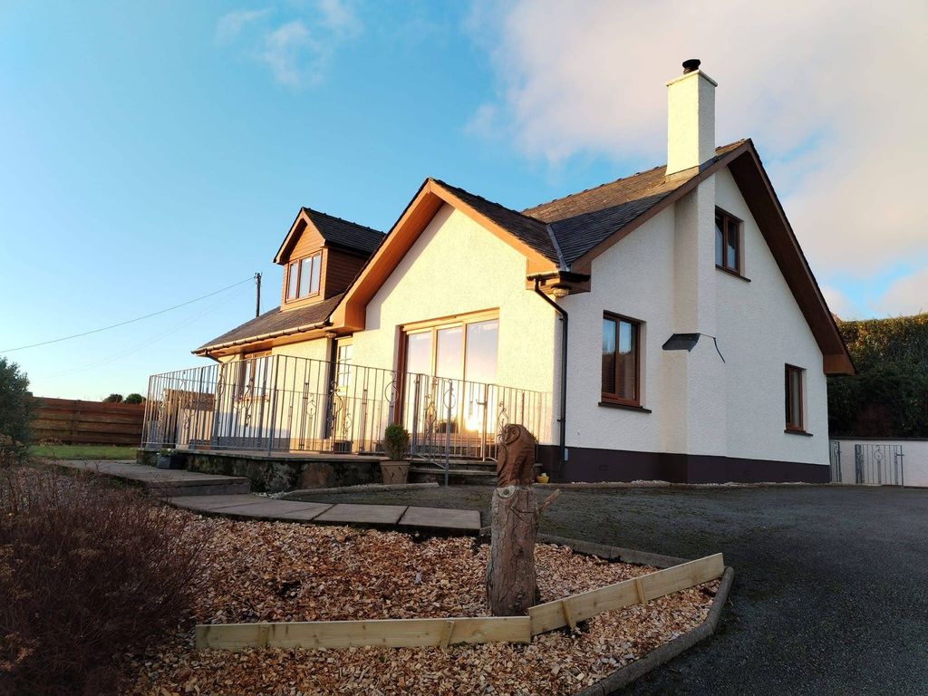 Property photo 2 of 50