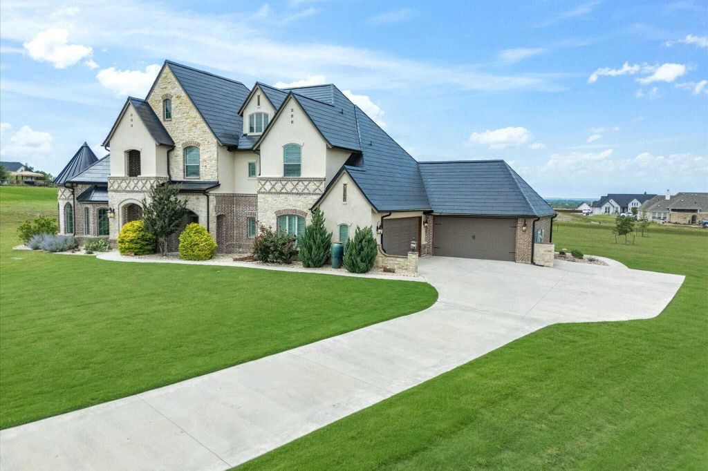 Property photo 1 of 31