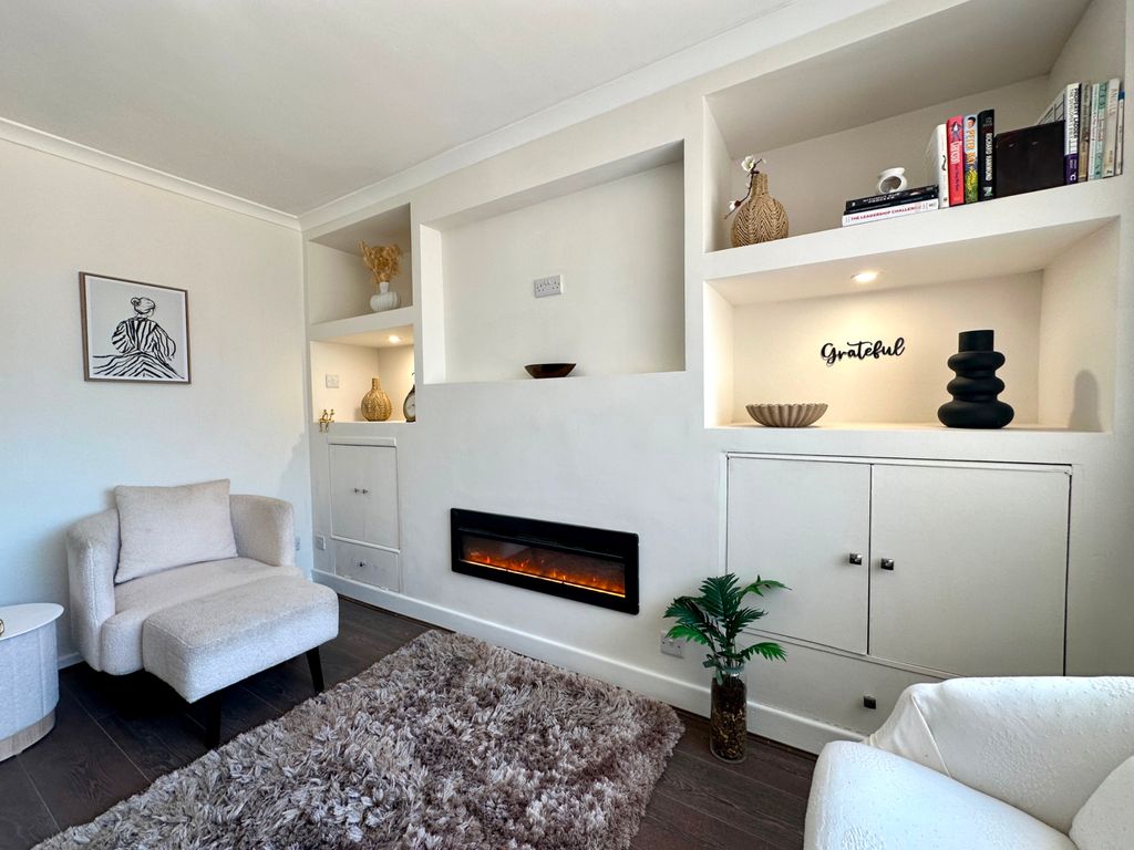 Property photo 3 of 24