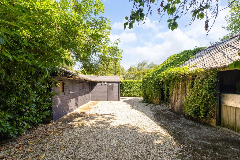 Property photo 3 of 37