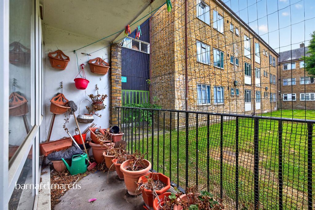 Property photo 3 of 10