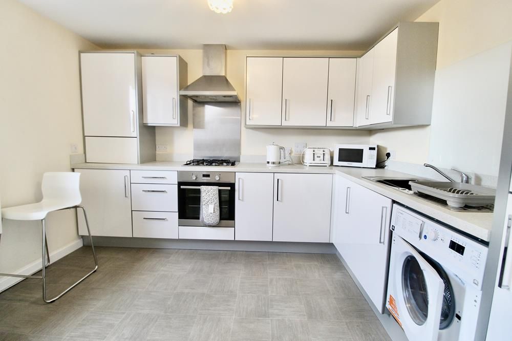 Property photo 3 of 8 Dining Kitchen