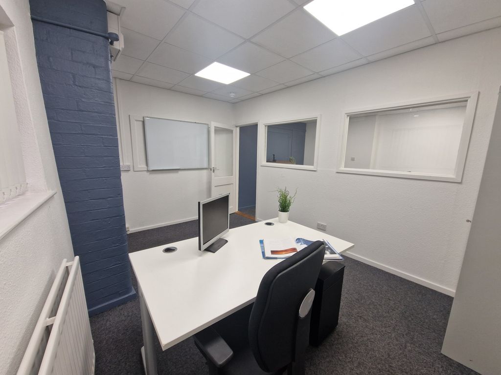 Property photo 1 of 10 Double Office