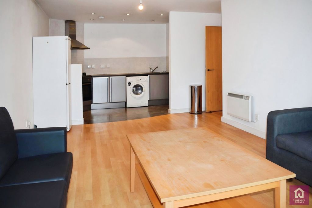 Property photo 2 of 13 Pbox-Img.Jpg