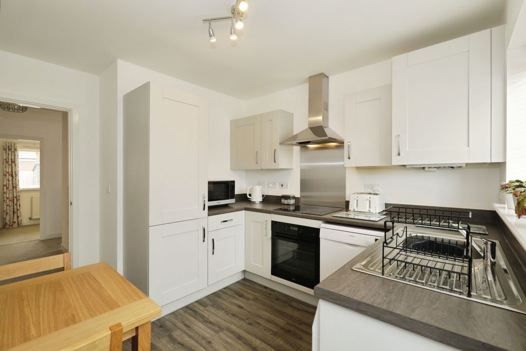 Property photo 2 of 18 Kitchen