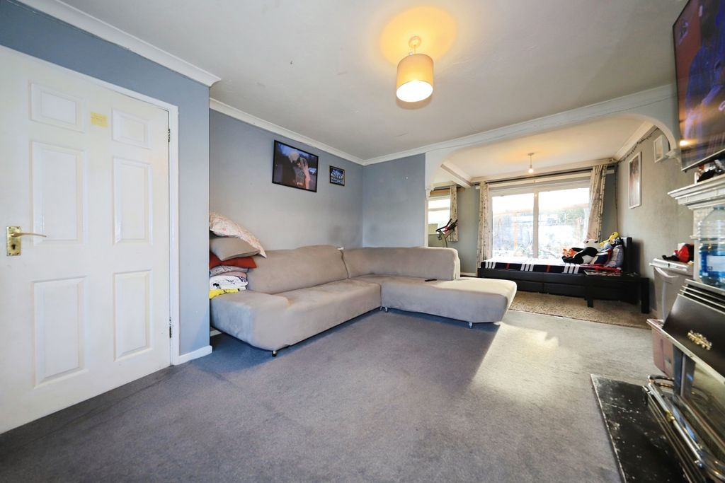 Property photo 3 of 19 Pbox-Img.Jpg