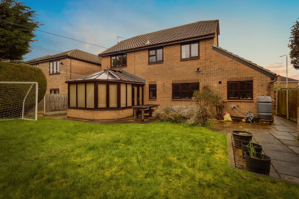 Property photo 2 of 34