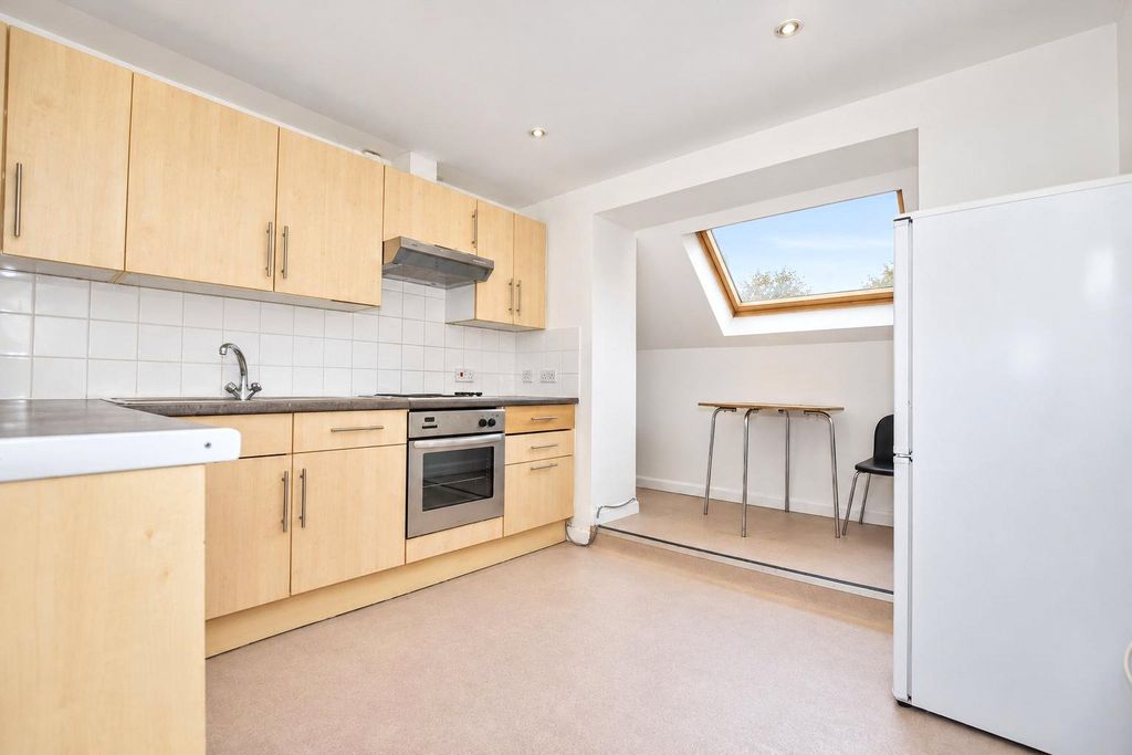 Property photo 3 of 8 Picture No. 06