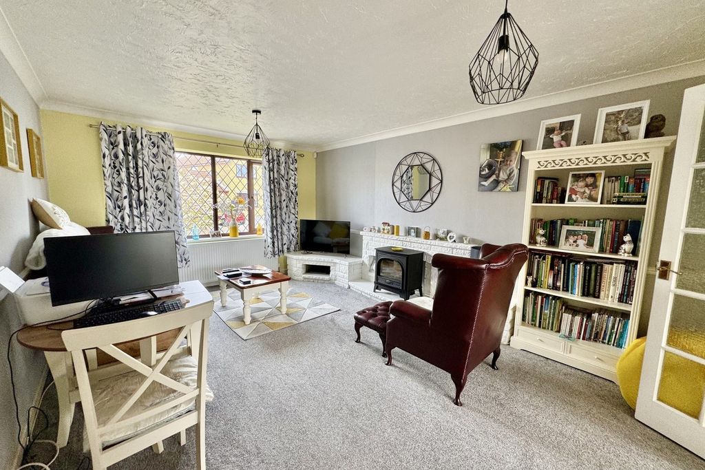 Property photo 2 of 18