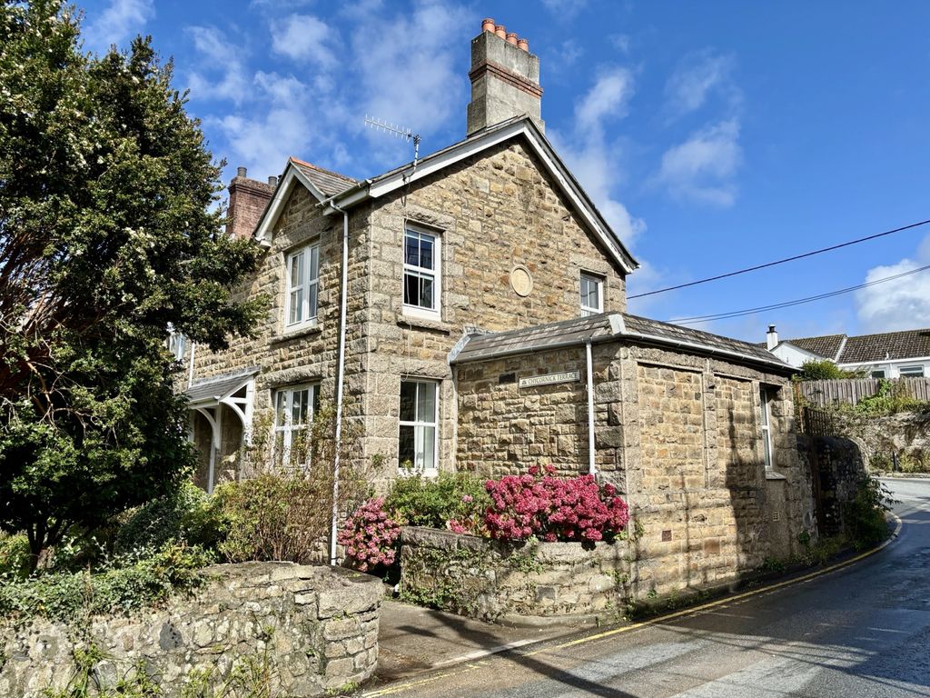 Property photo 1 of 11 2 Bedroom End Of Terrace House For Sale