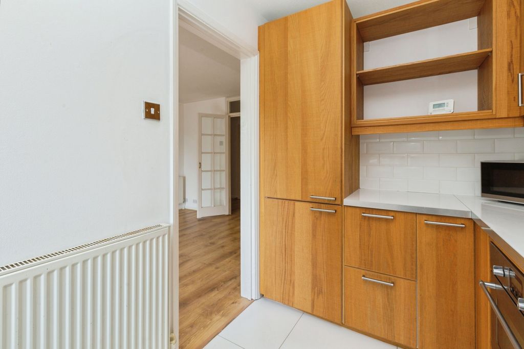 Property photo 3 of 17 2025-08-23-141Chilternparkavenueberkhamstedhp41Ez-1001862884-2855
