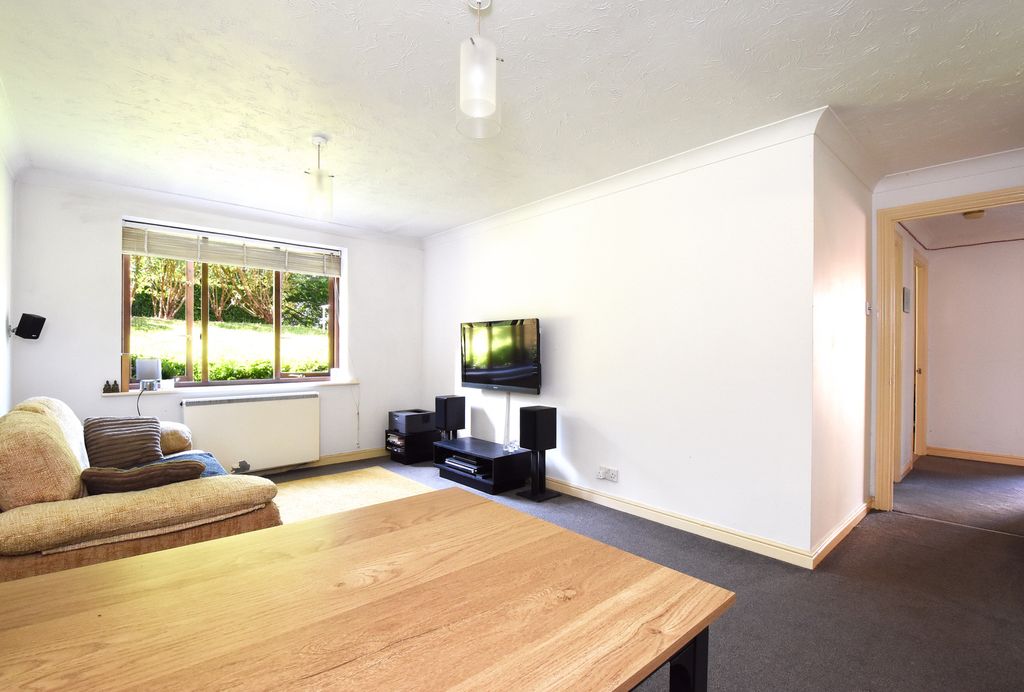 Property photo 3 of 11