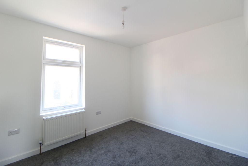 Property photo 3 of 10 Photo 2