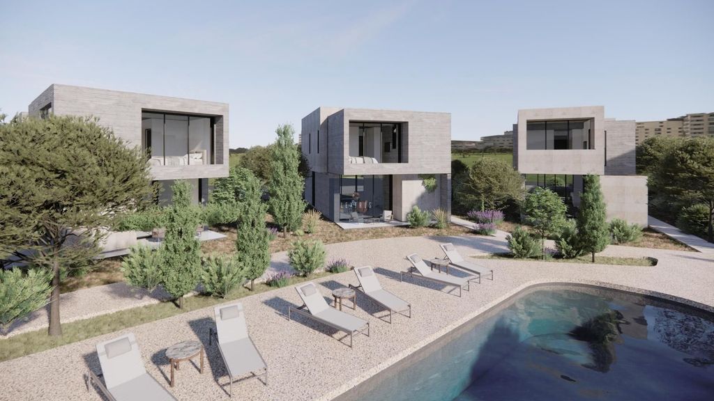 Property photo 1 of 30