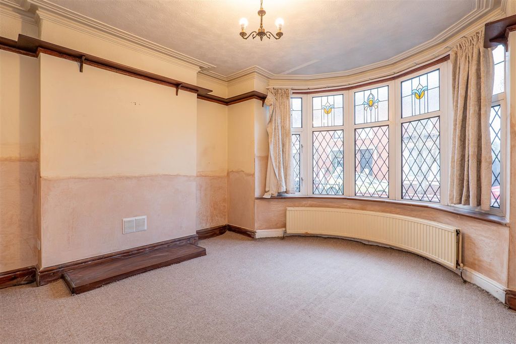 Property photo 3 of 31 Dining Room