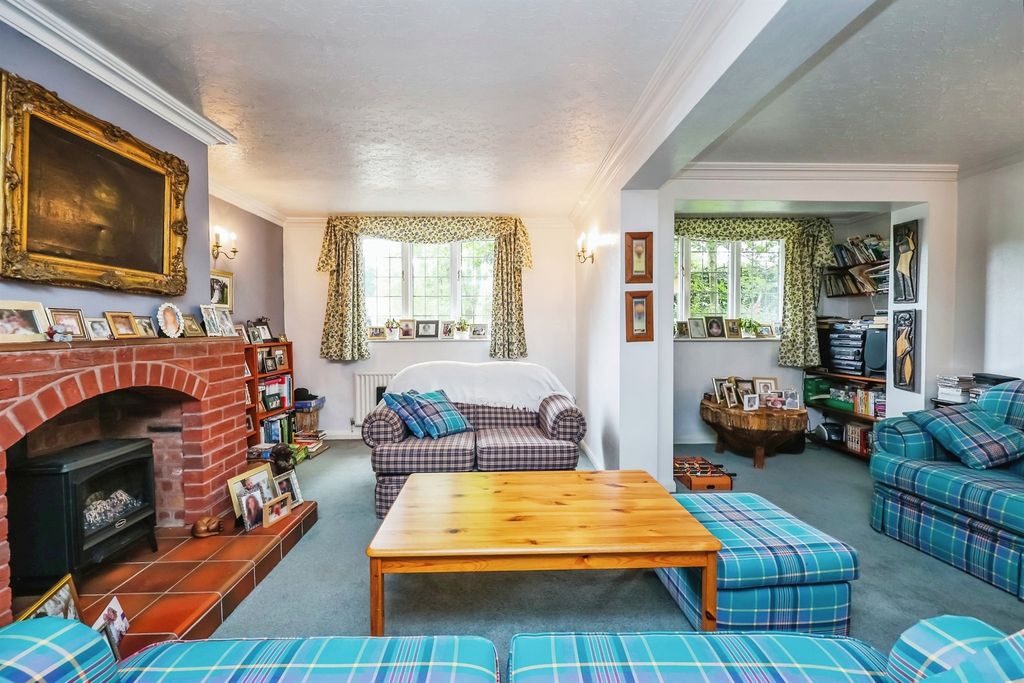 Property photo 2 of 18