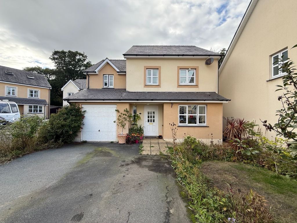 Property photo 2 of 45