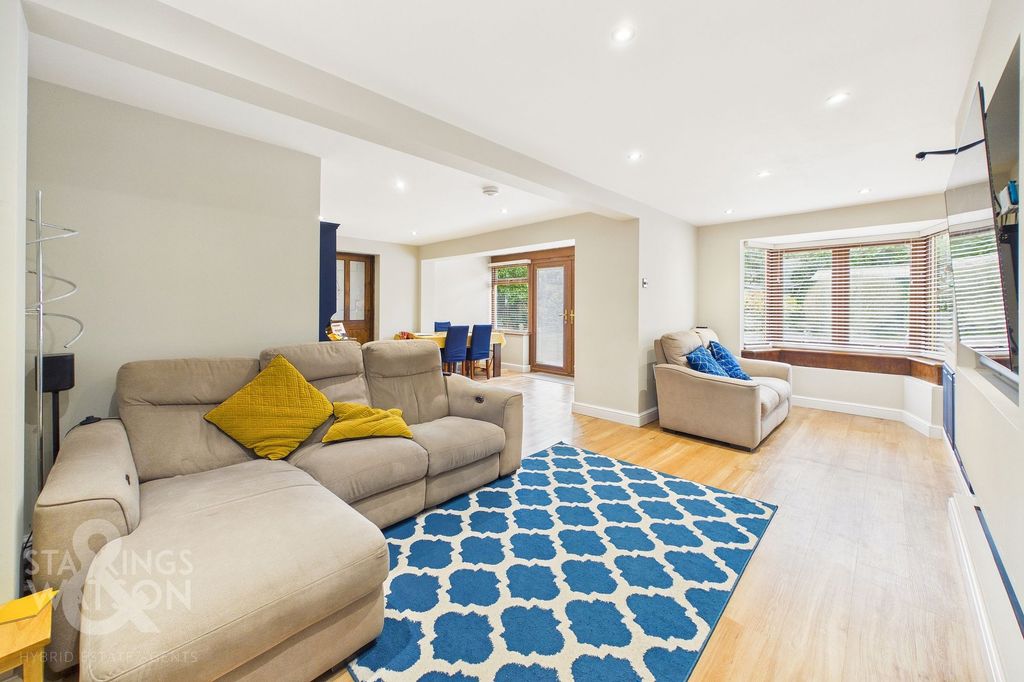 Property photo 2 of 29