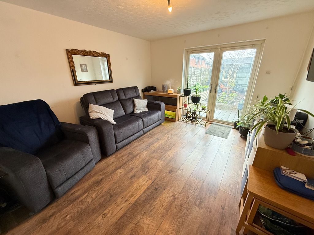 Property photo 3 of 10 4866086