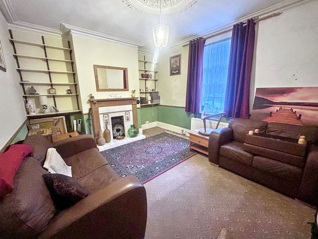 Property photo 3 of 12