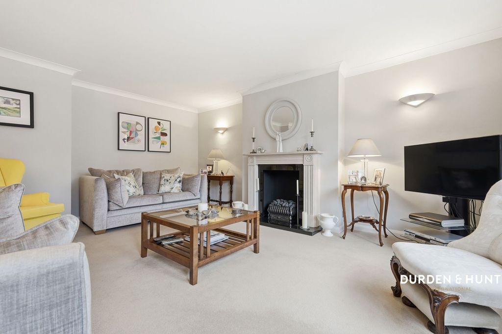 Property photo 2 of 28