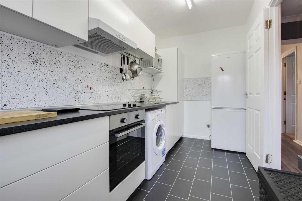 Property photo 3 of 8