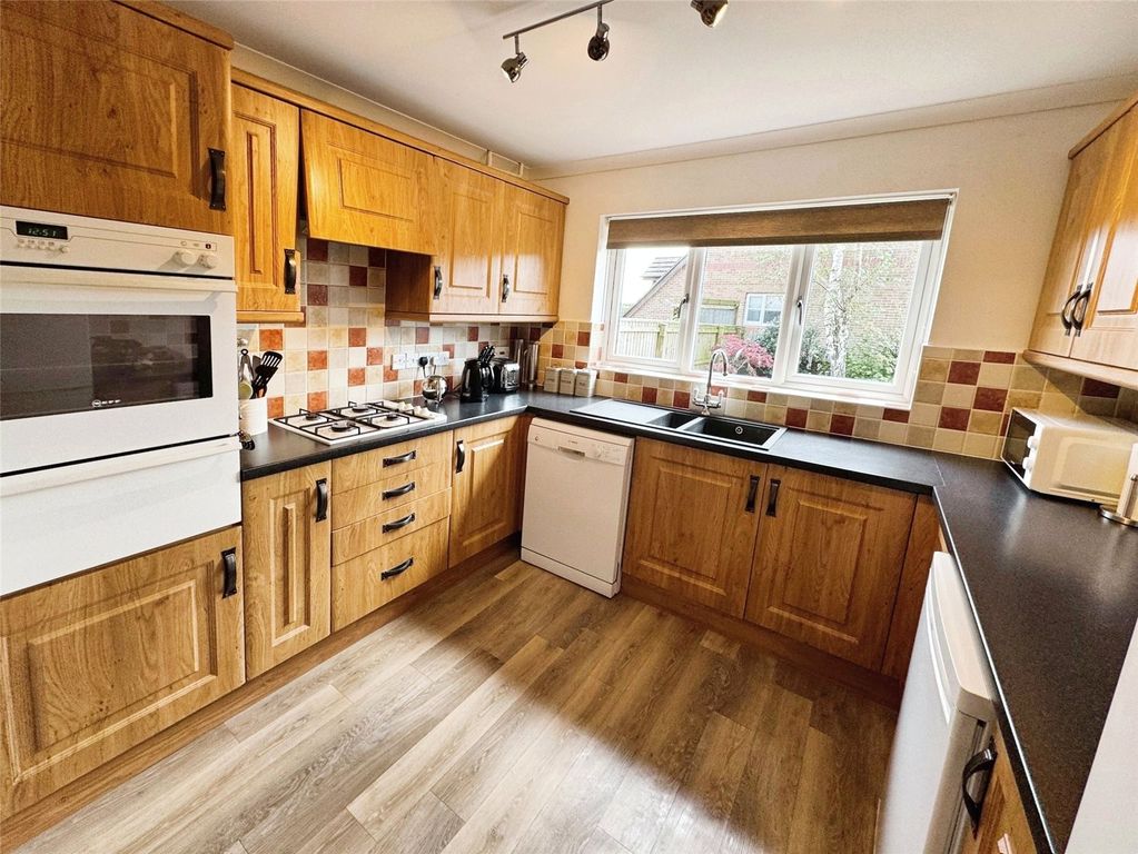 Property photo 3 of 21 Kitchen