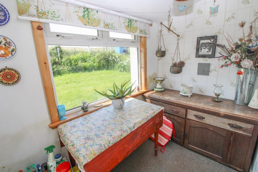 Property photo 2 of 27 Entrance Porch.Jpg