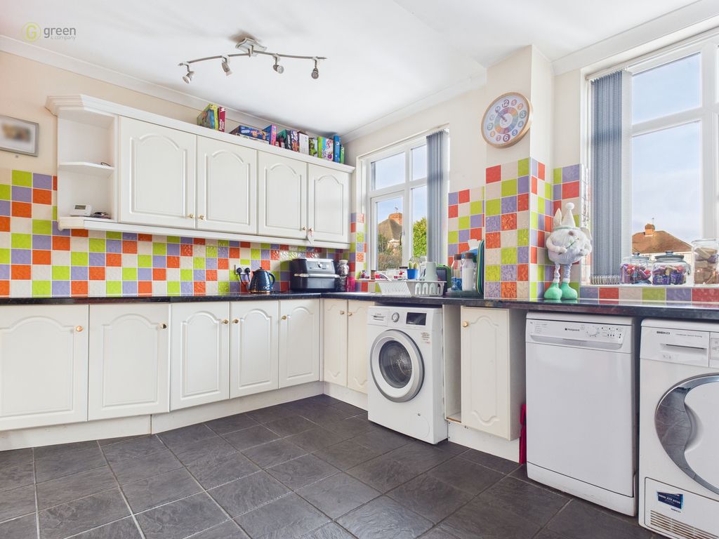 Property photo 3 of 37