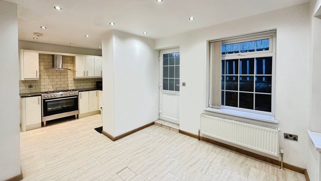 Property photo 2 of 19 Dining Room