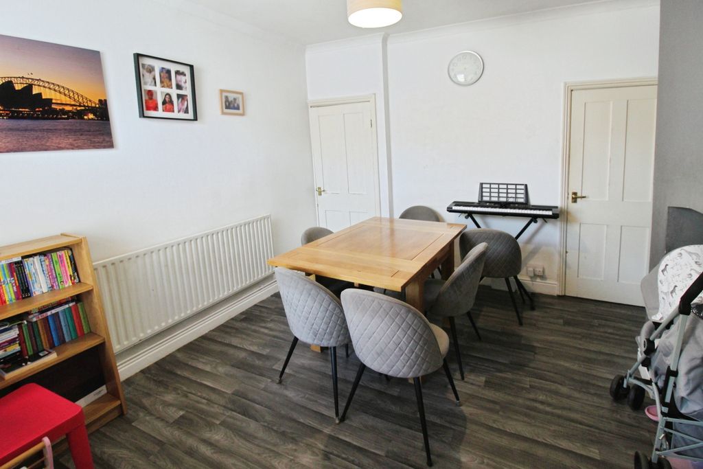 Property photo 2 of 12 Dining/Sitting Room