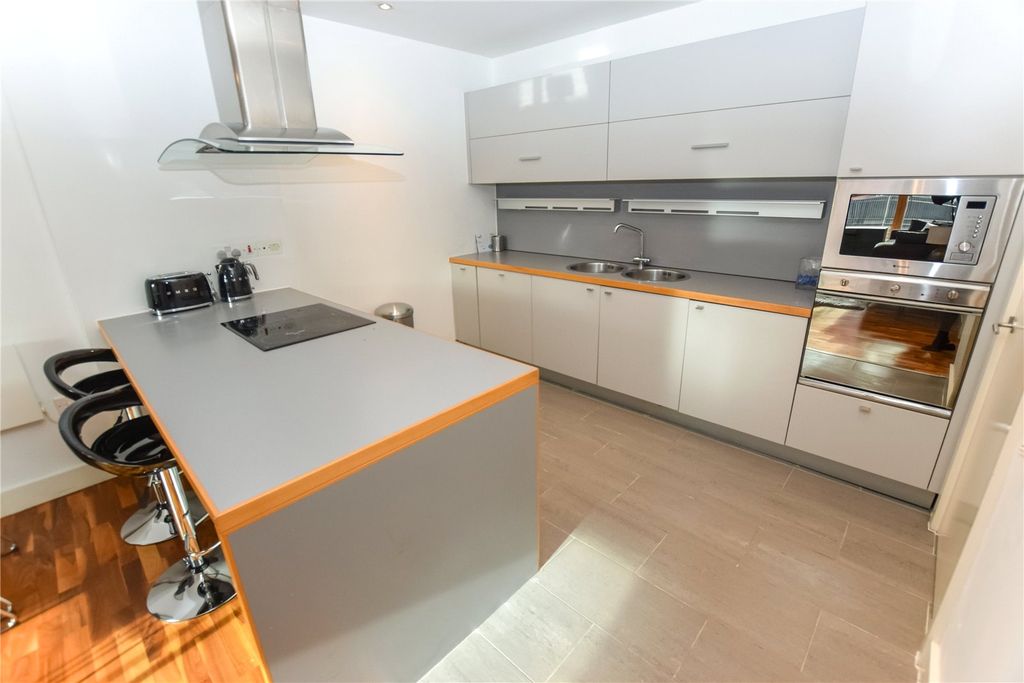 Property photo 3 of 15 Picture No. 04
